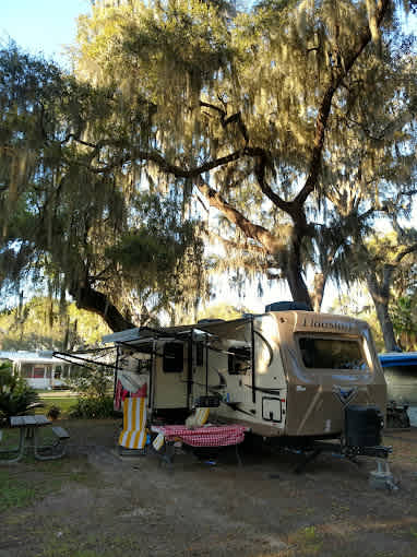 Lake Rousseau RV Resort