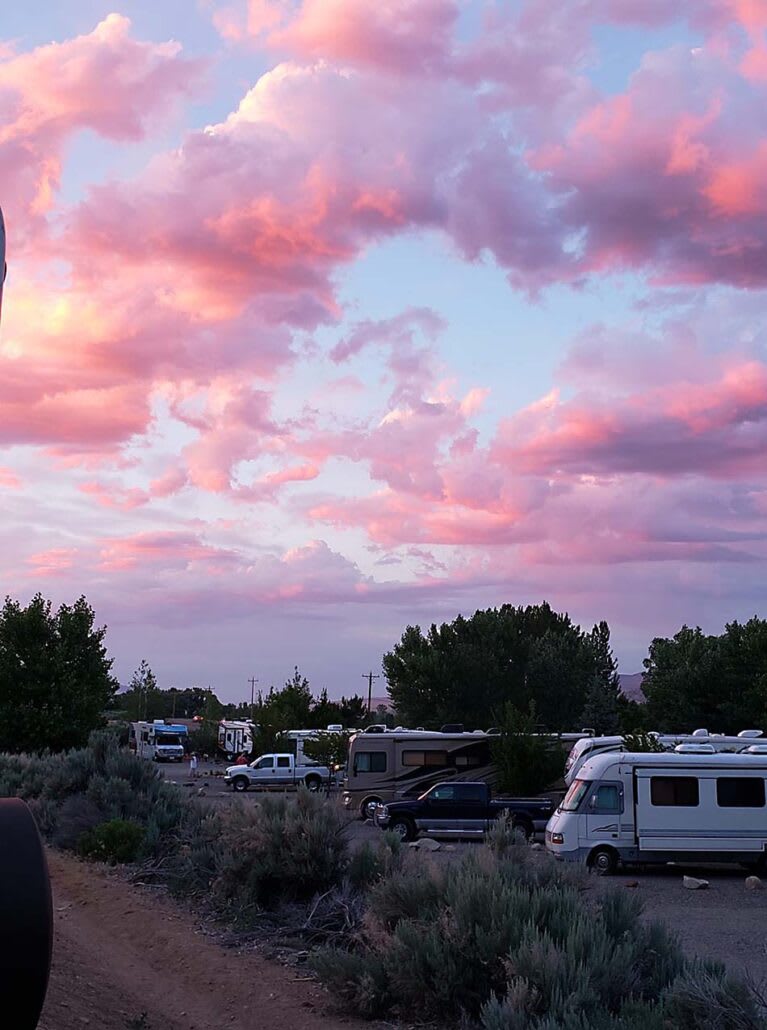 Meadowcliff Motel and RV Resort