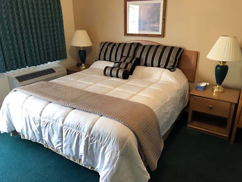 Meadowcliff Motel and RV Resort