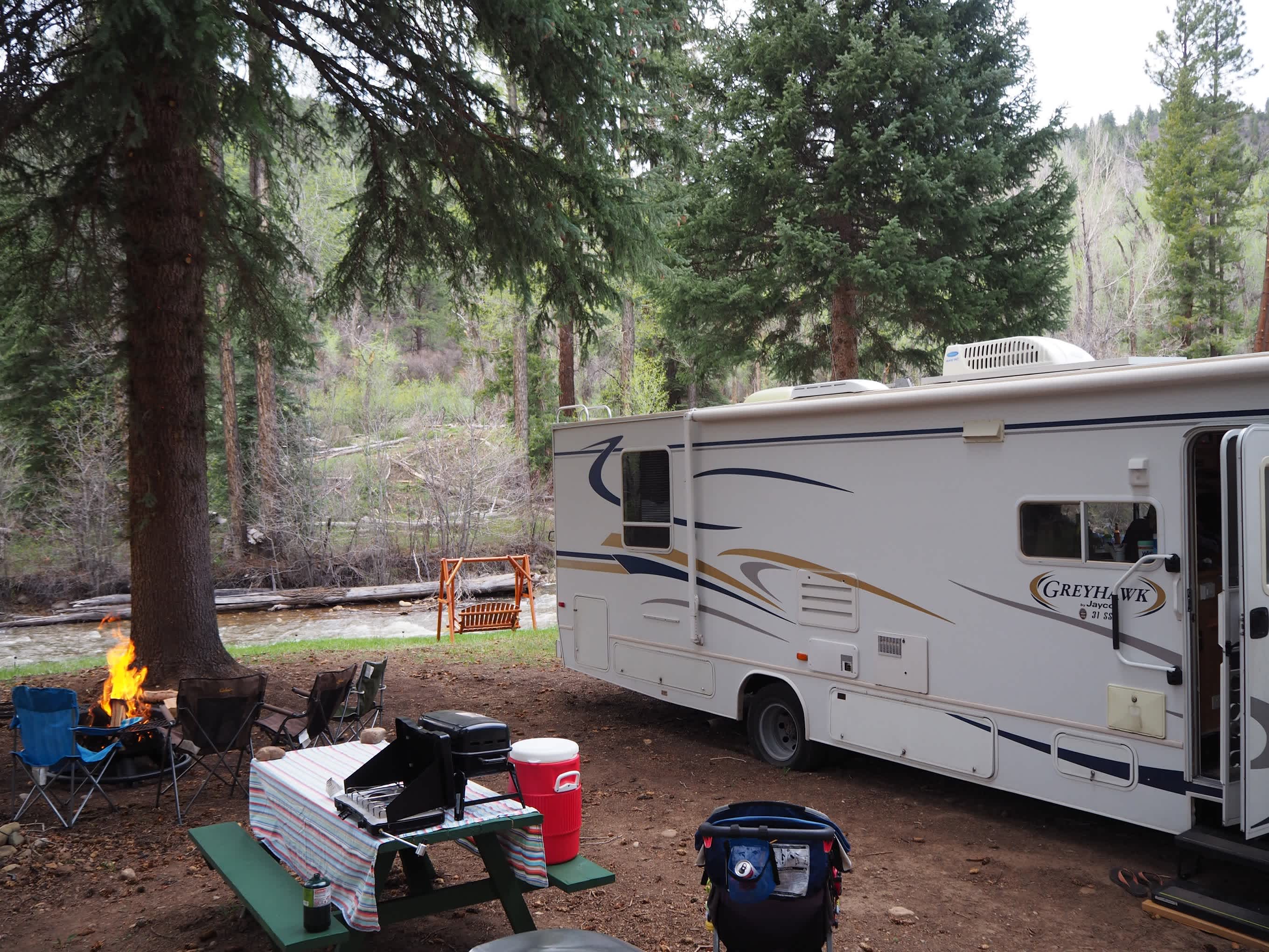 Full Hookups RV – The Meadows