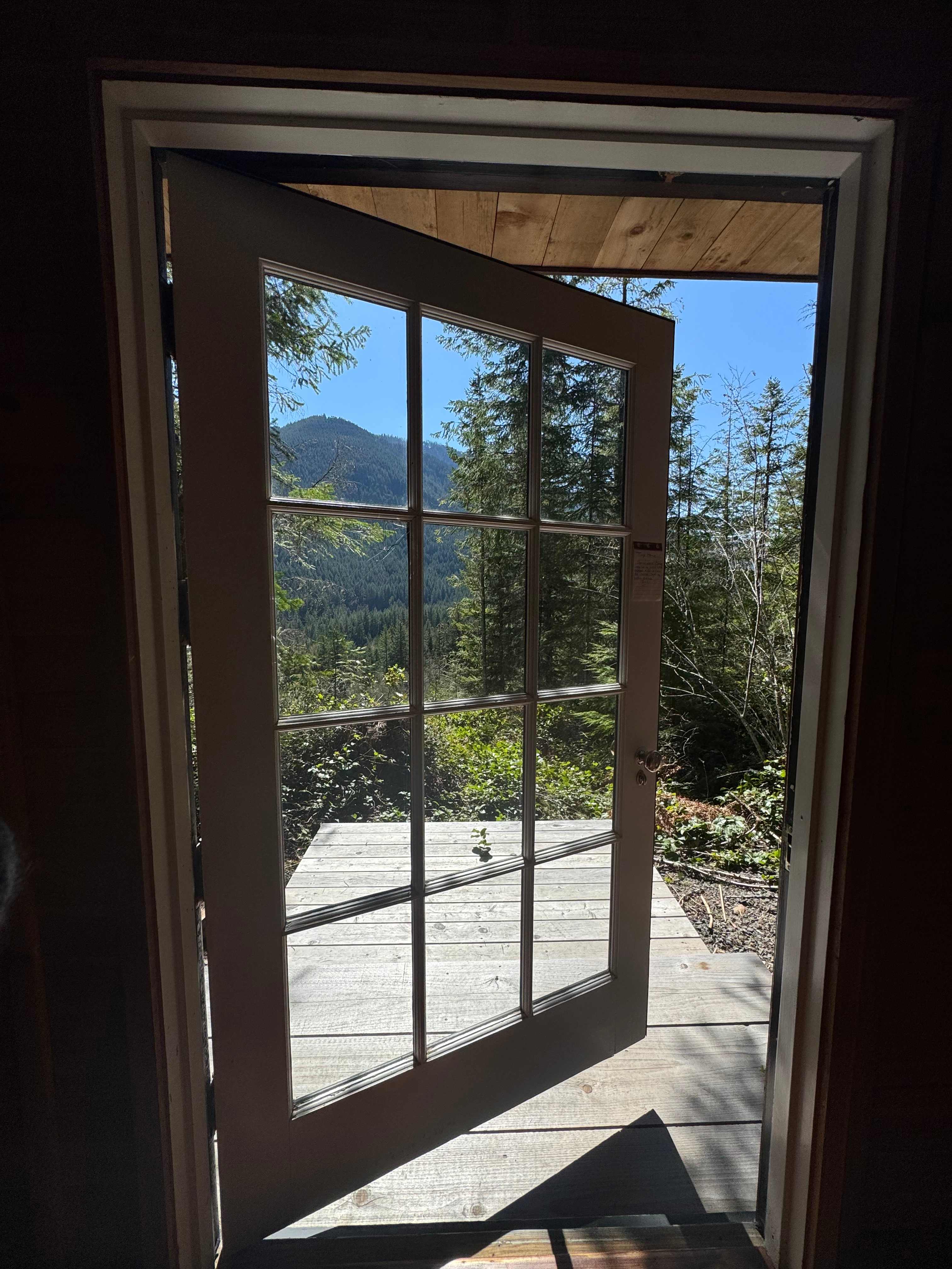 Secluded Ridgeline Retreat