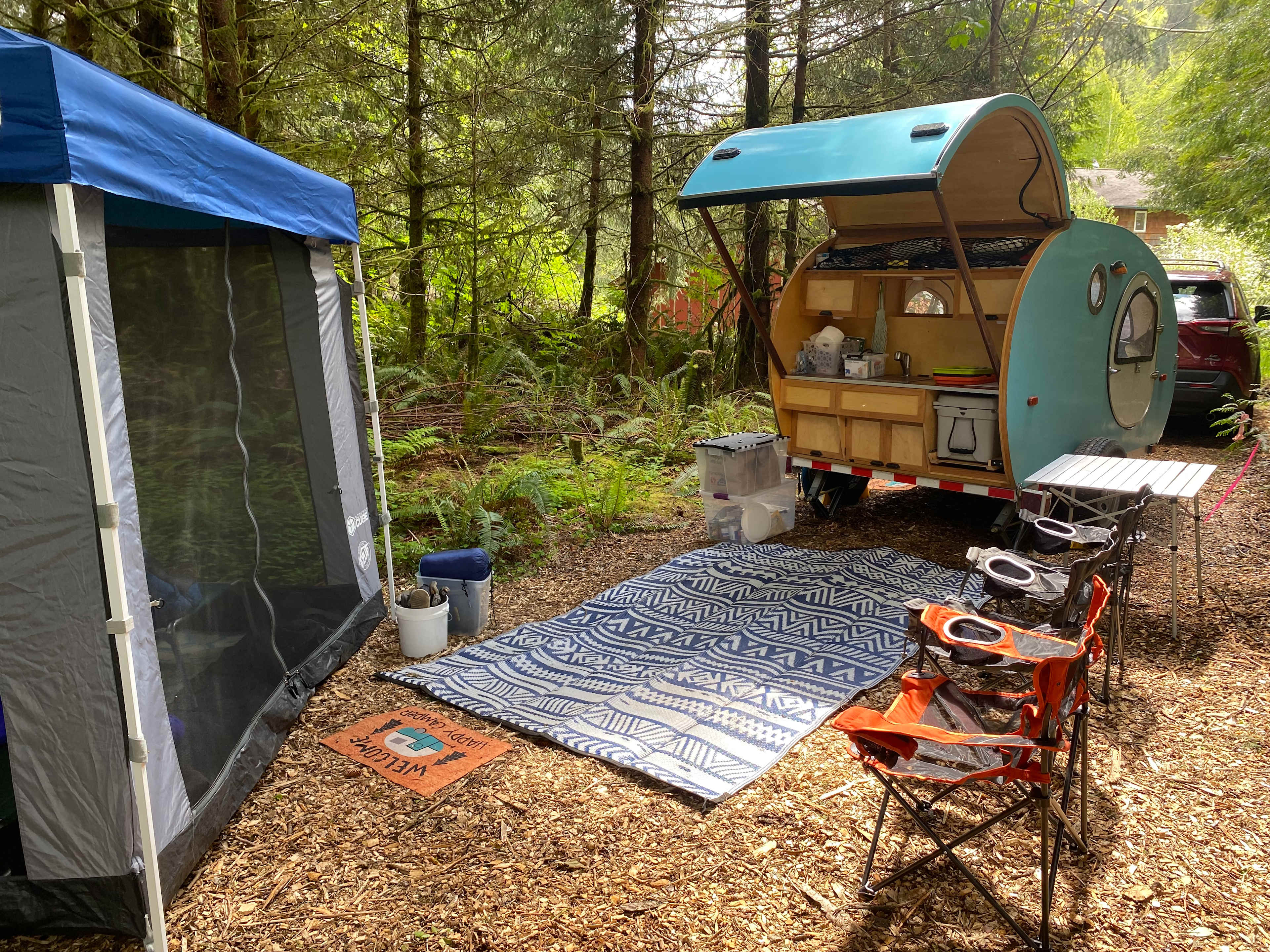 Campsite shot towards the house. Very private!