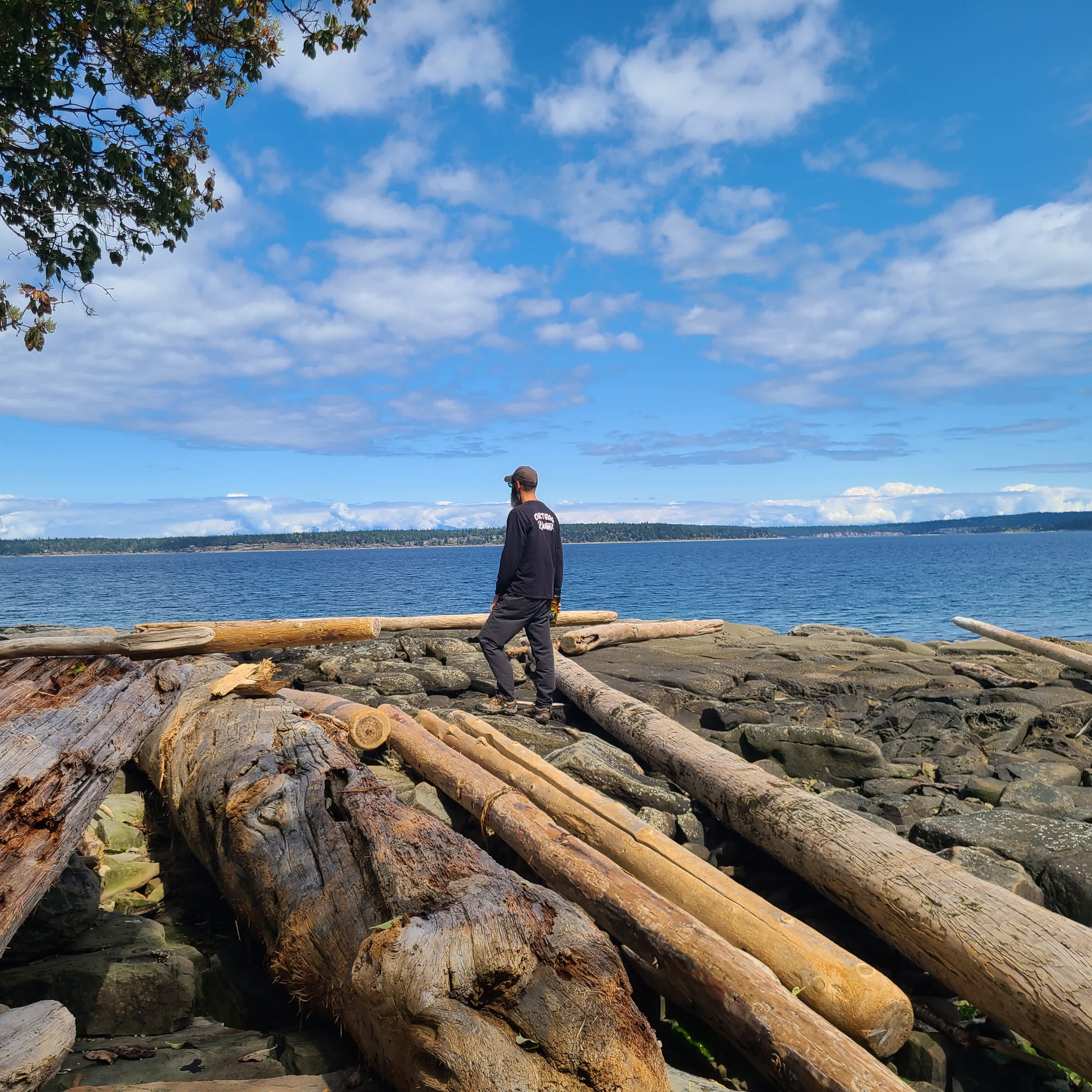 Hiking trails to the waterfront 