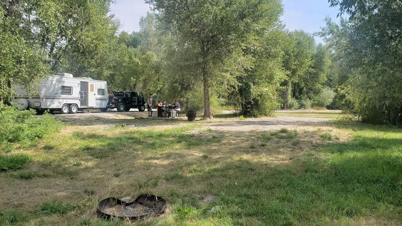 Twin Bridges Campground