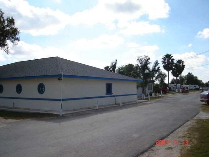 Dolphin Motel and Adult RV Park