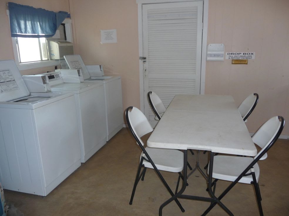 Twin Palms RV Park