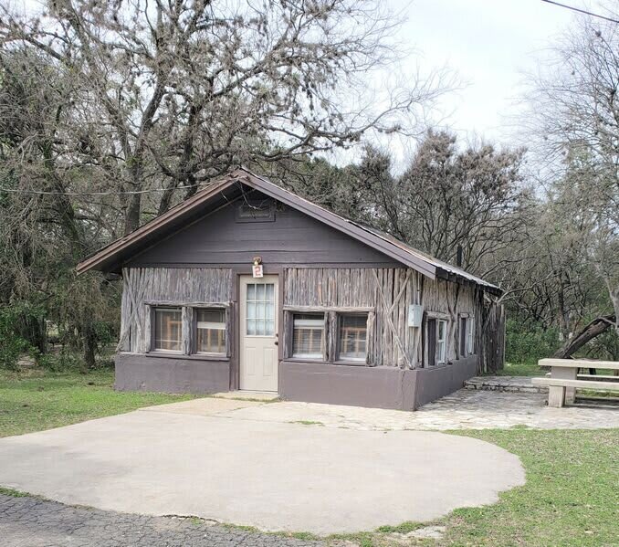 Neals Lodges