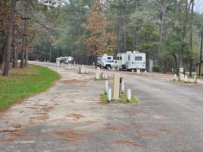 TomBigBee Lake Campground - Alabama-Coushatta Tribe