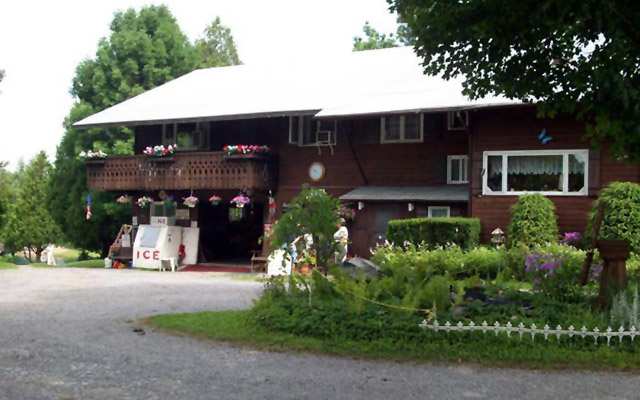 Lake Chalet Motel and Campground