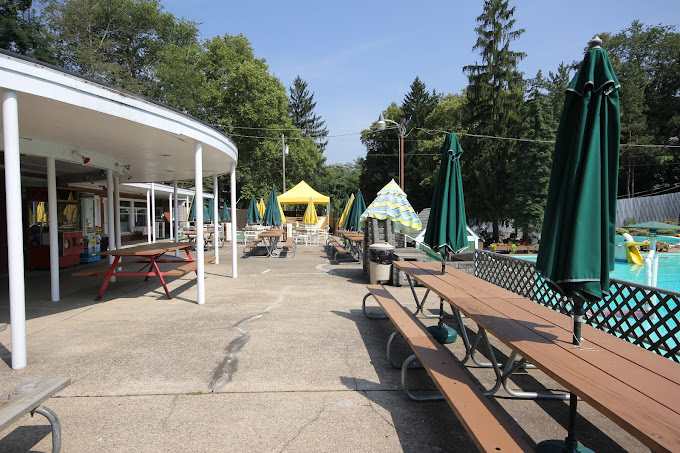 Pine Cove Beach Club & RV Resort
