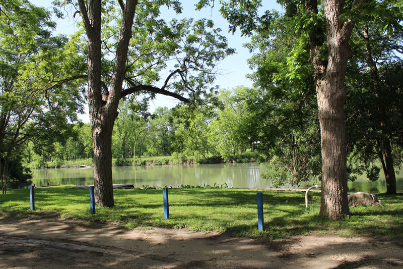 River Shade RV Park