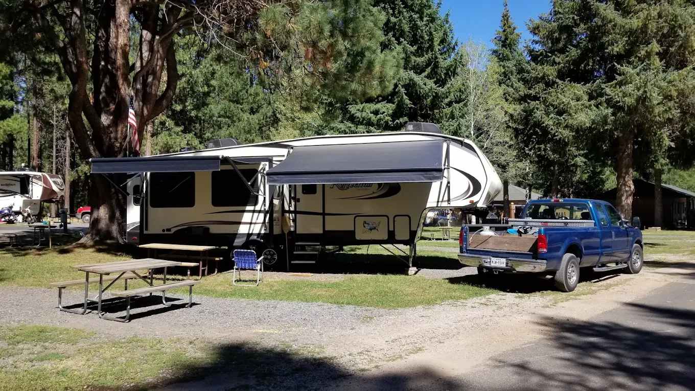 Camp Sherman RV Park & Motel