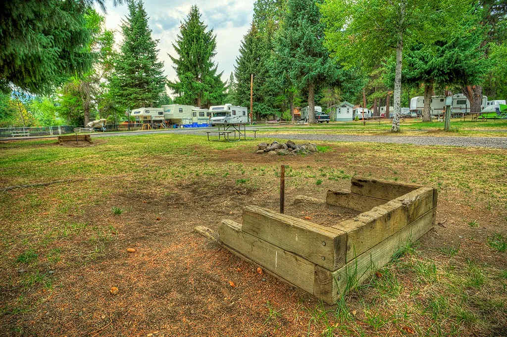 Camp Sherman RV Park & Motel