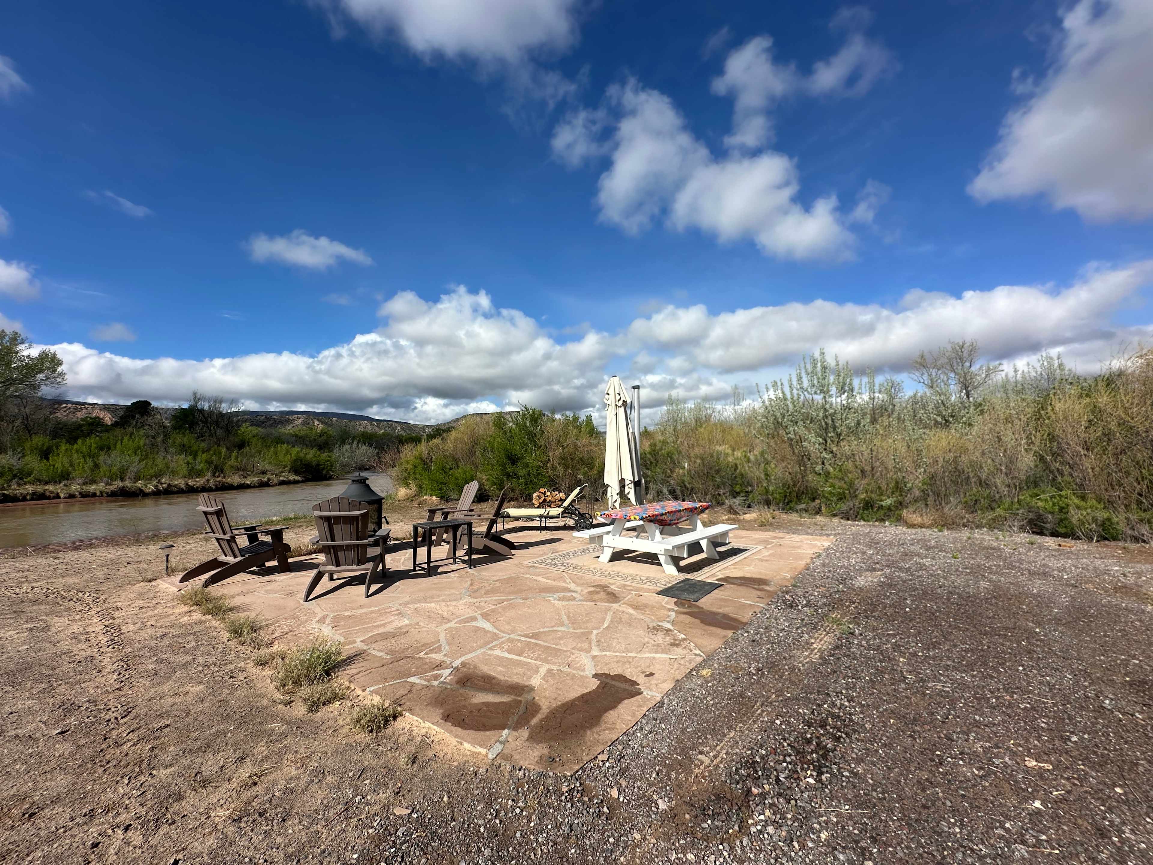 Viento Del Rio RV River Campsite