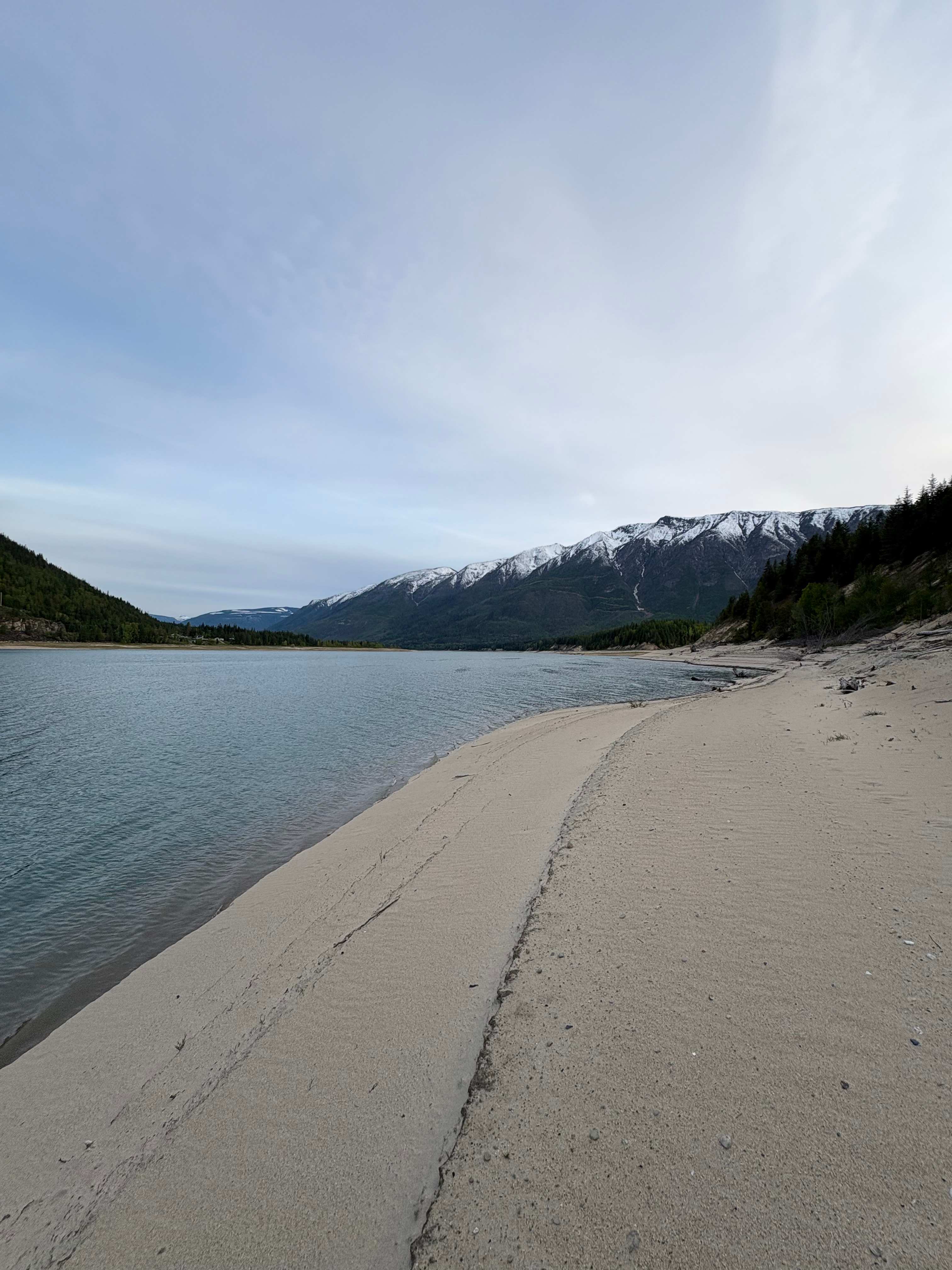 Stunning mountain views by the lake