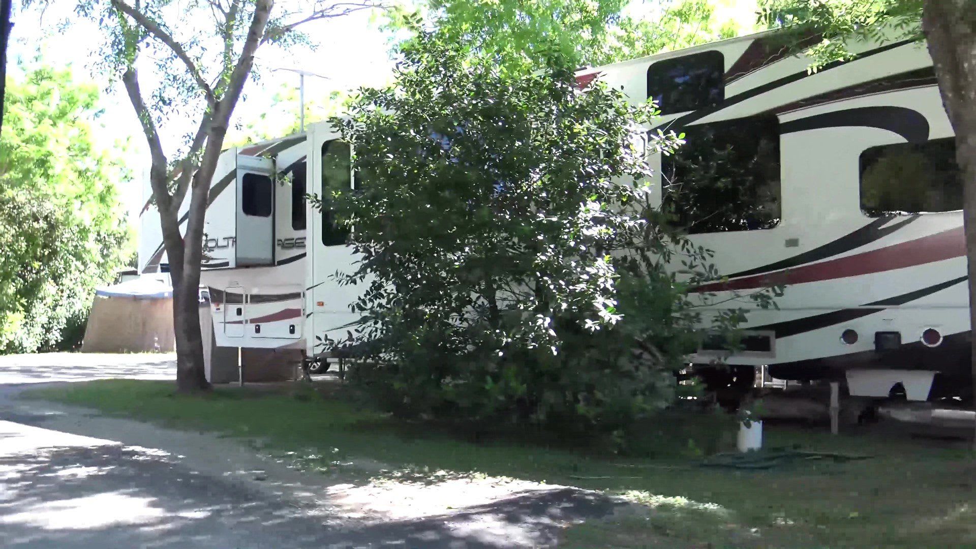 Lake Travis Inn and RV Park
