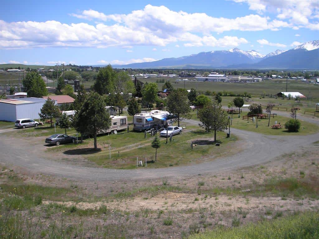 Log House RV Park and Campground