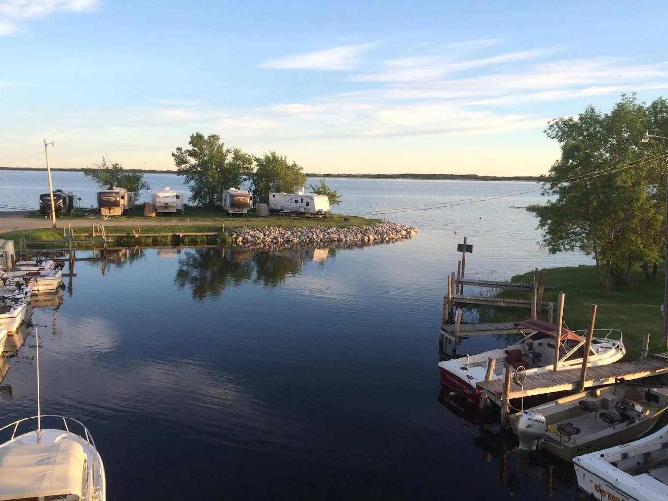 Springsteel Resort & Marina