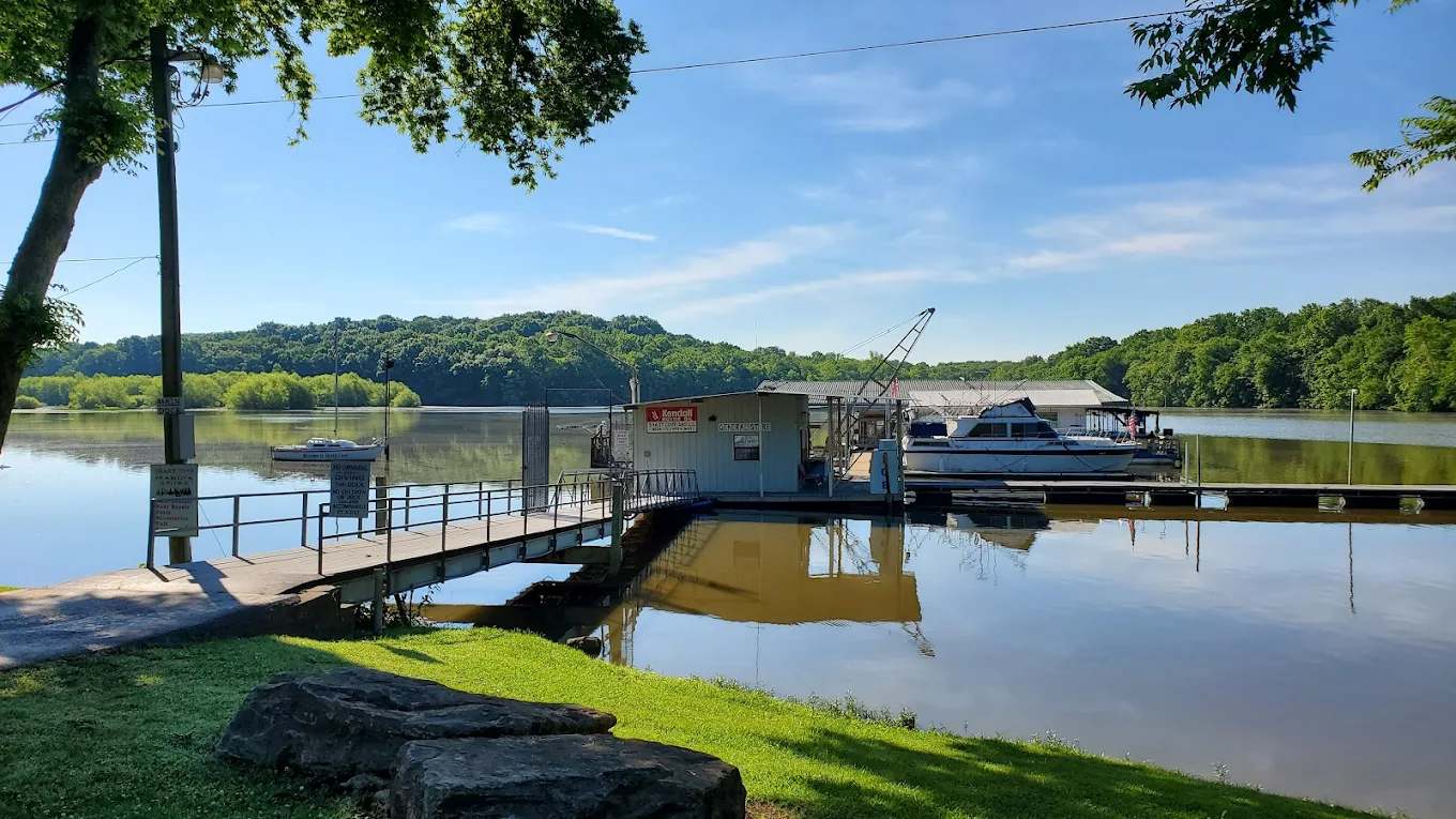 Shady Cove Resort & Marina LLC