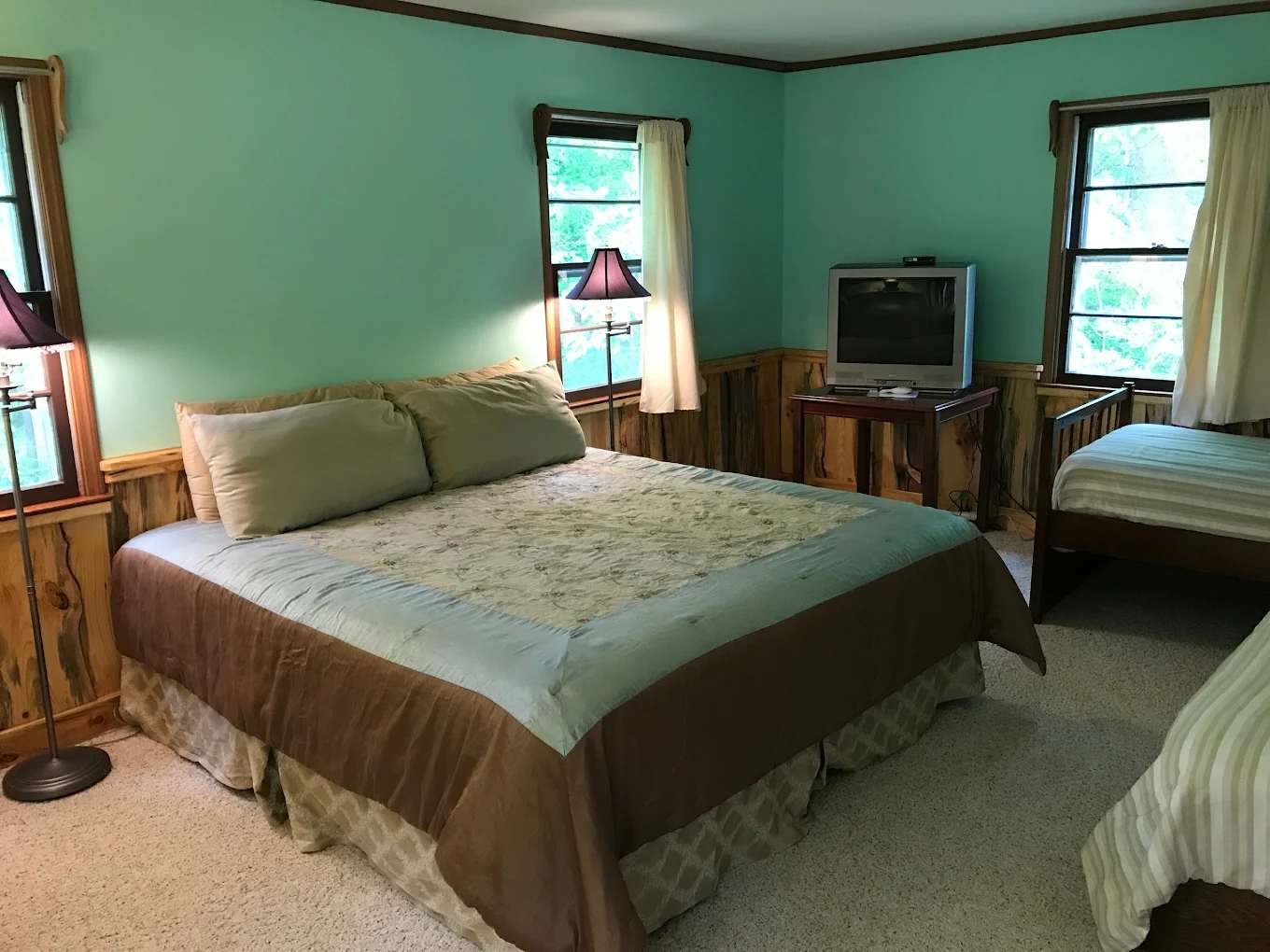 The Country Place Inc. Lodging and Camping on the Shenandoah River...