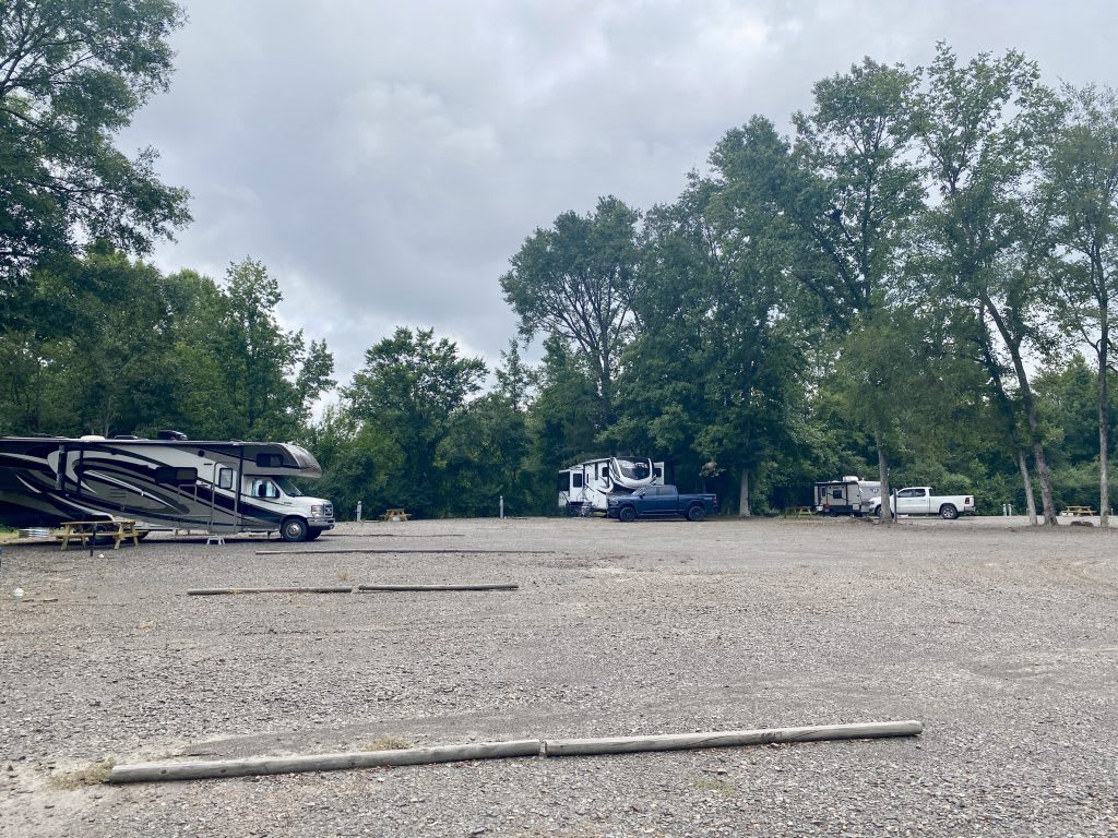 The Weekender Cabins and RV Retreat