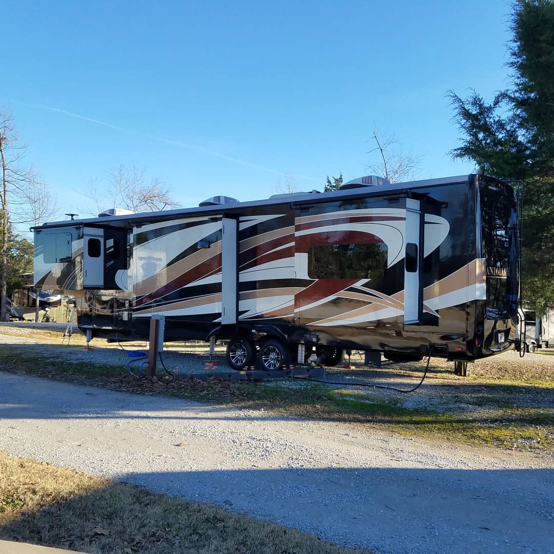 Parkers Crossroads RV Park and Campground