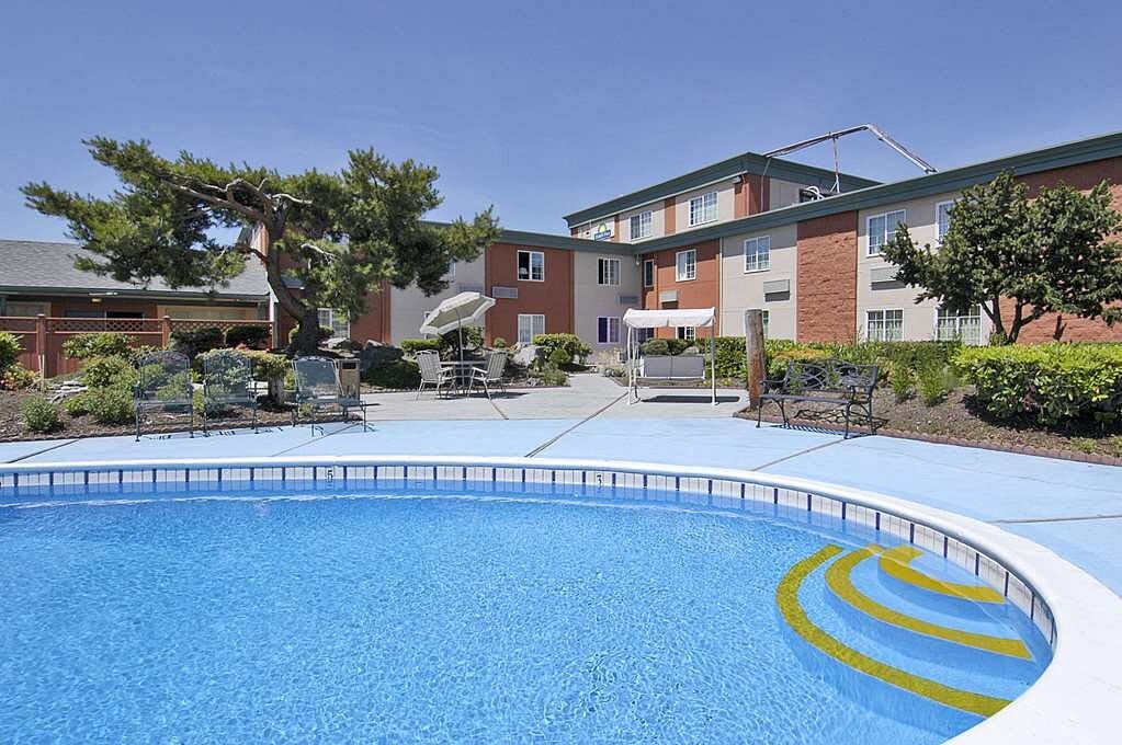 Blake's Skagit Resort & Marina