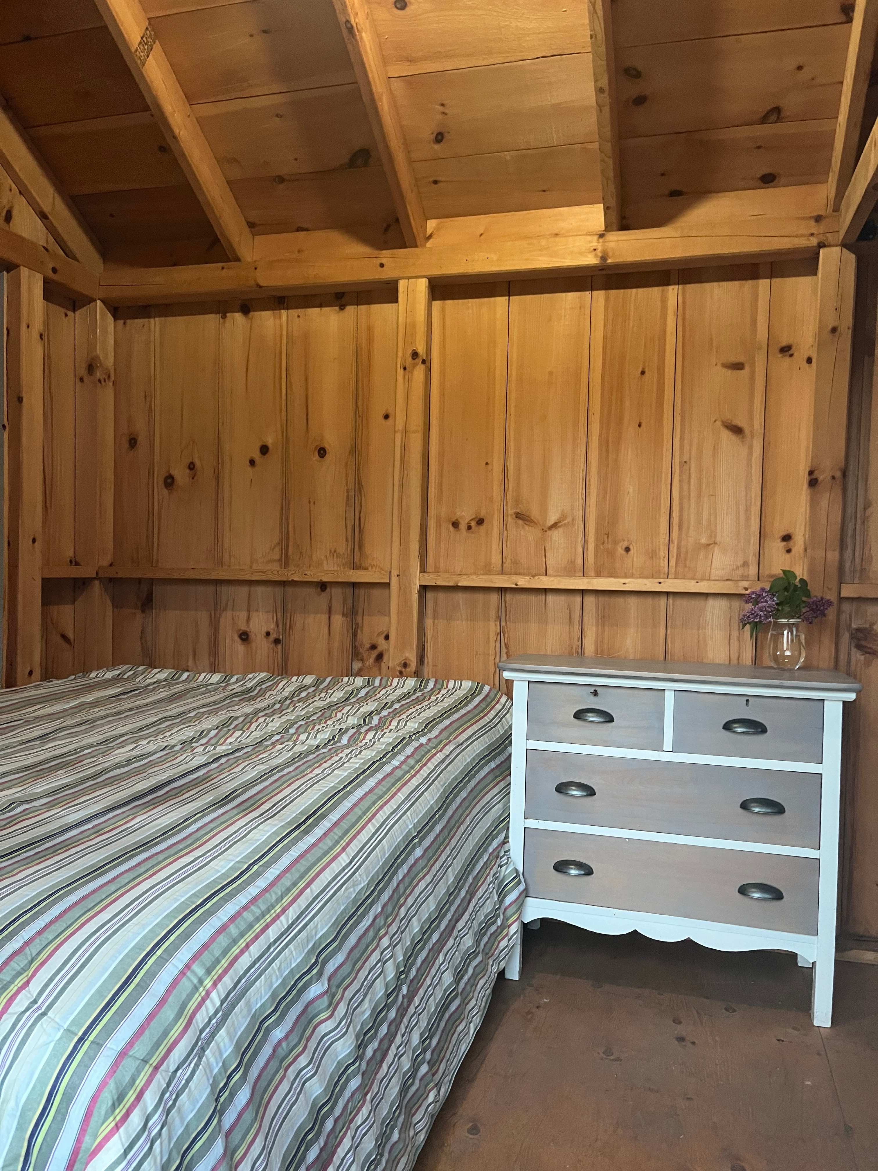 Queen Size bed (bunkie)