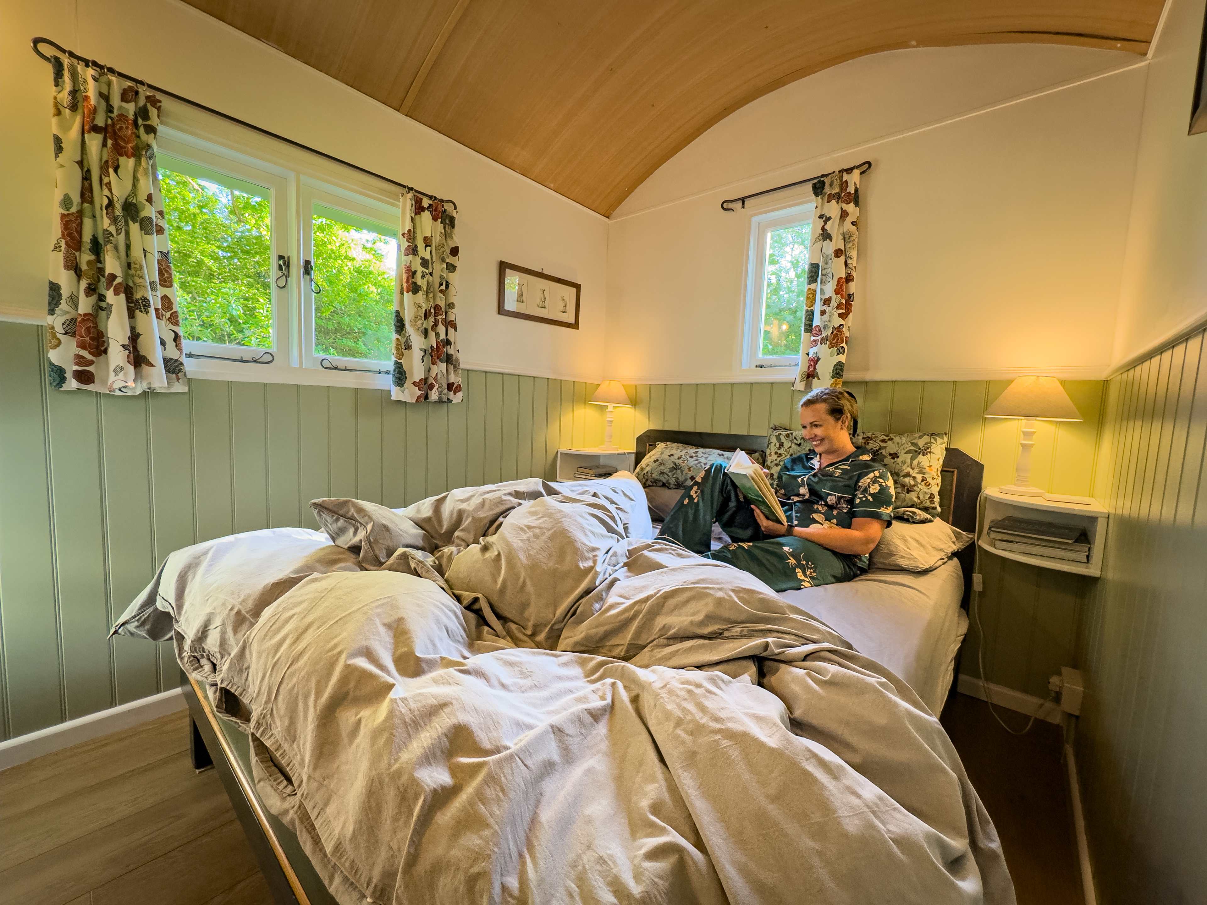 Comfortable double bed and a large cosy bedroom 