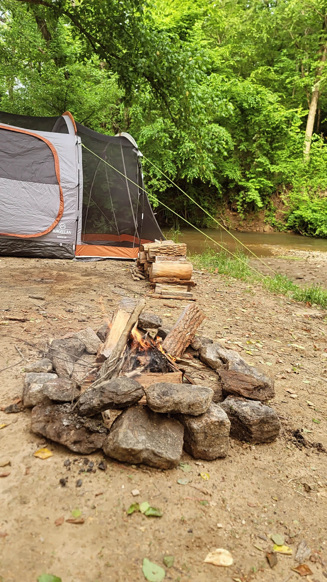 Broken Oak Riverside Getaway