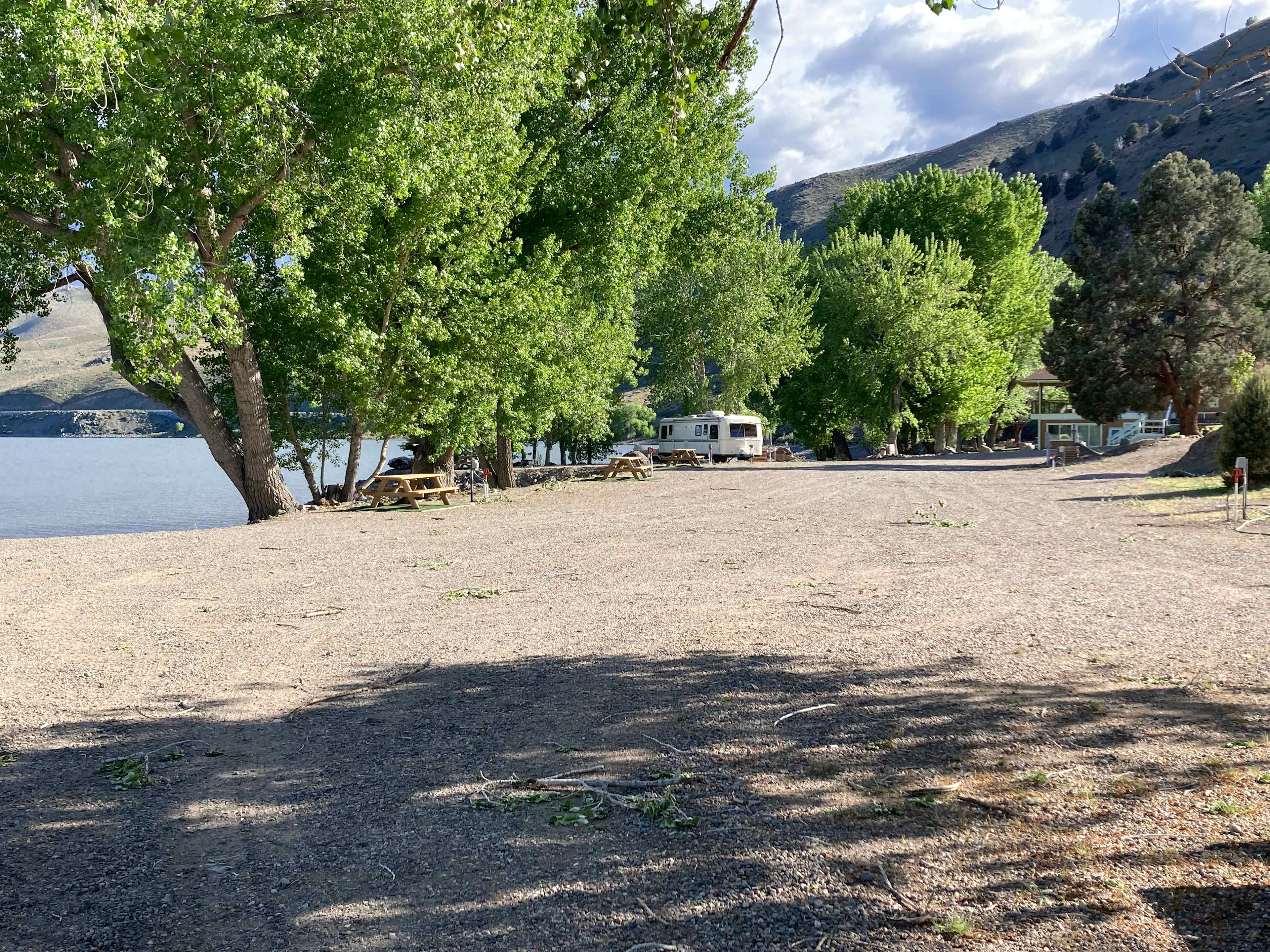 Water front on Topaz Lake