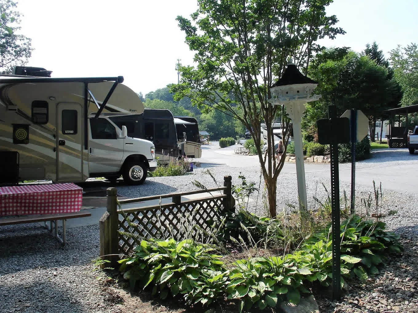 Asheville RV Park - Rutledge Lake RV Park