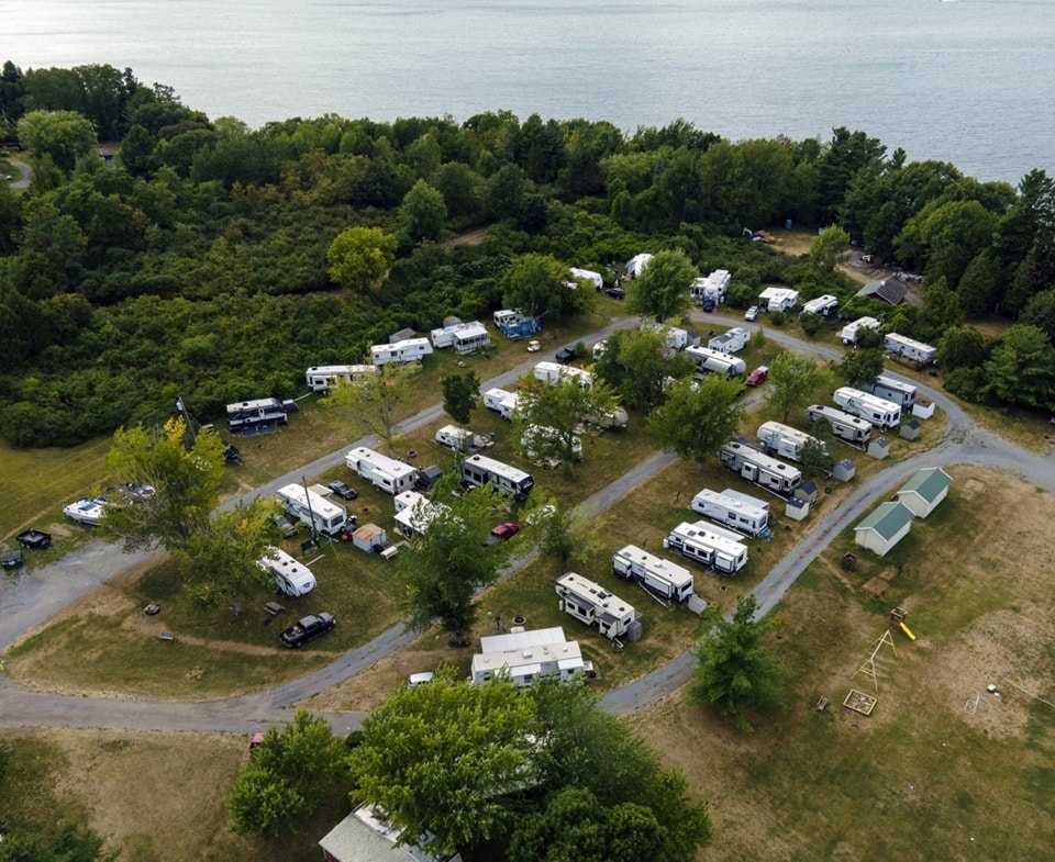Riverside Acres Campground & Cottages