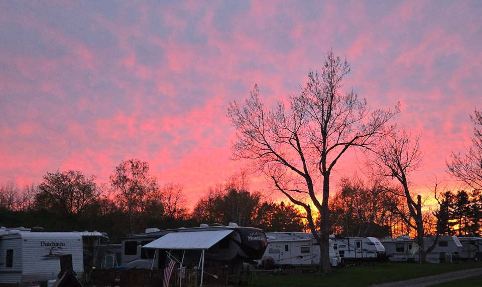Riverside Acres Campground & Cottages