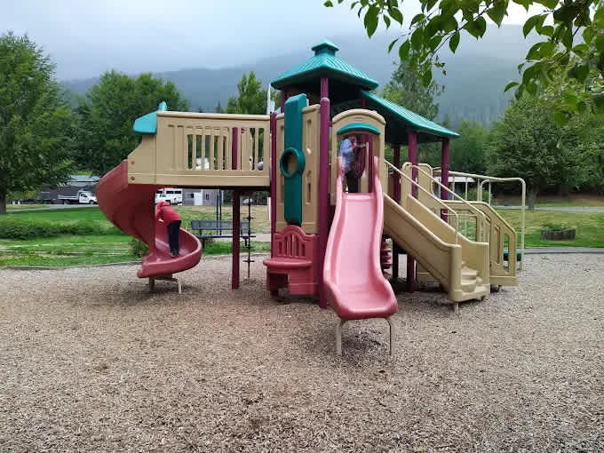 Howard Miller Steelhead Park