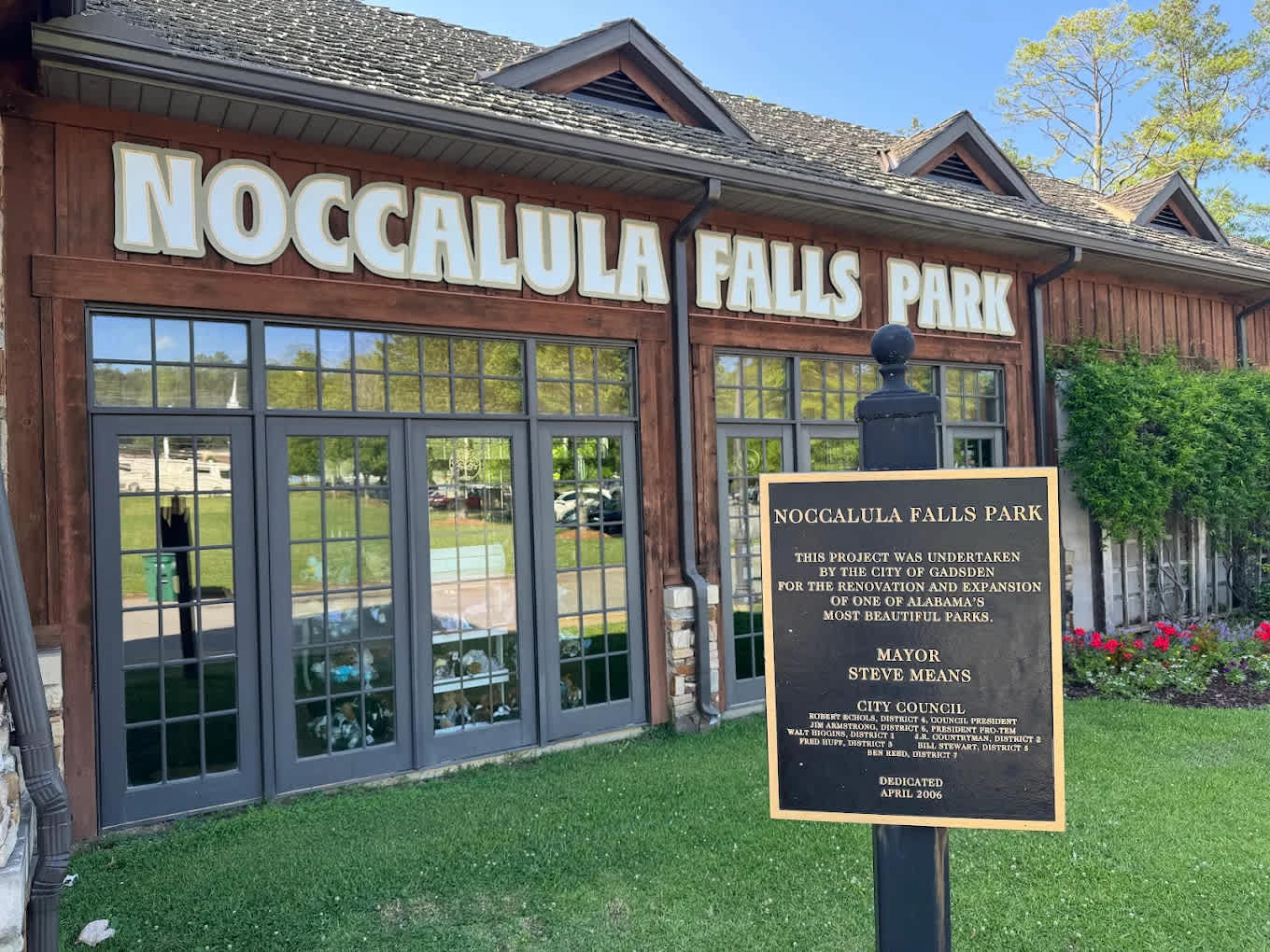 Noccalula Falls Park & Campground