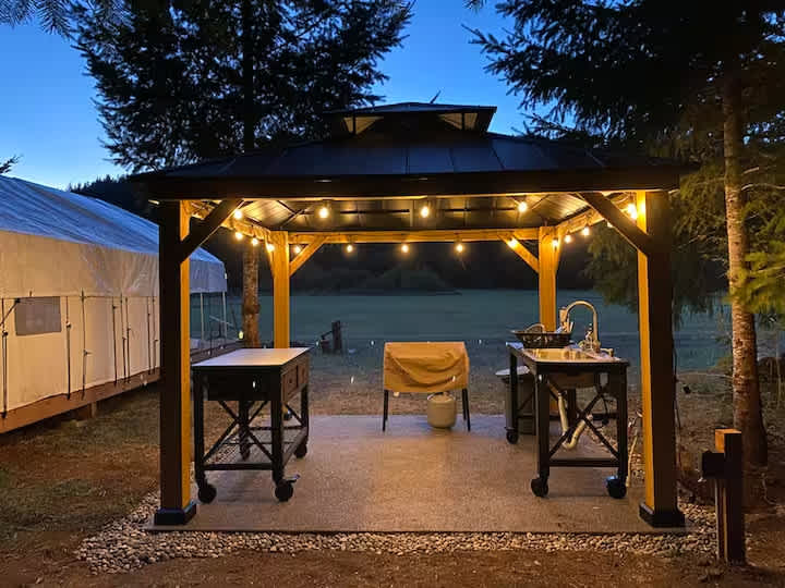 Glamping In The Wild