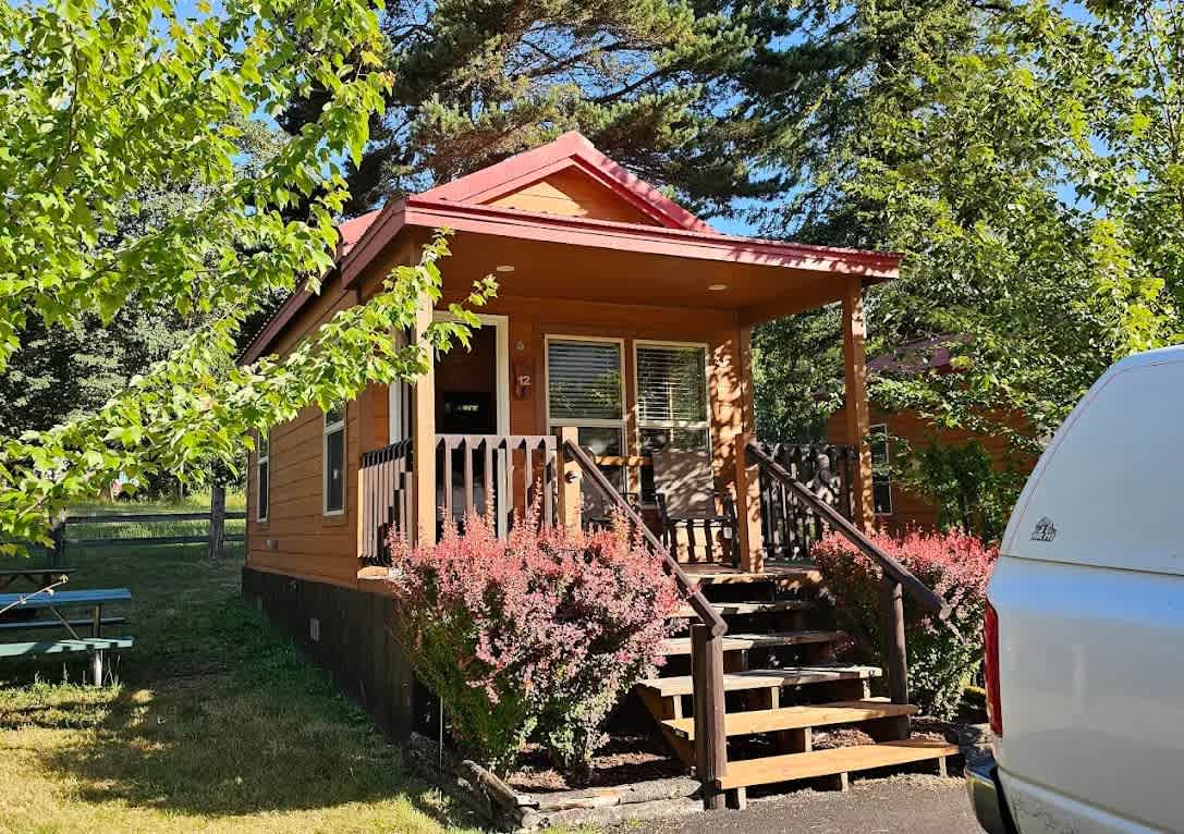 Lone Fir Resort