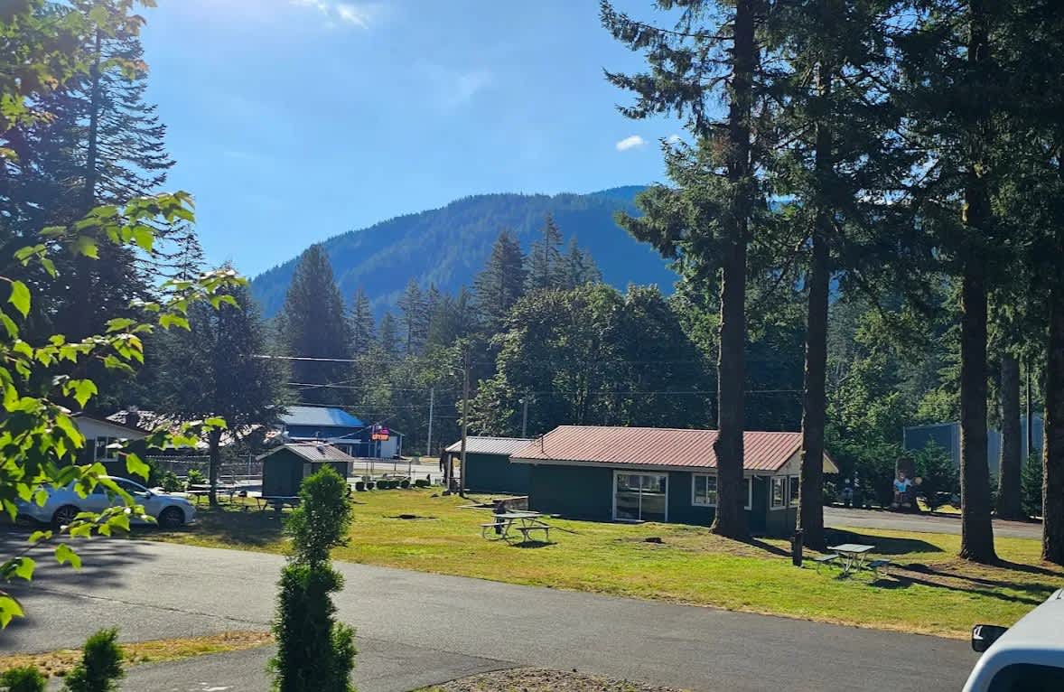 Lone Fir Resort