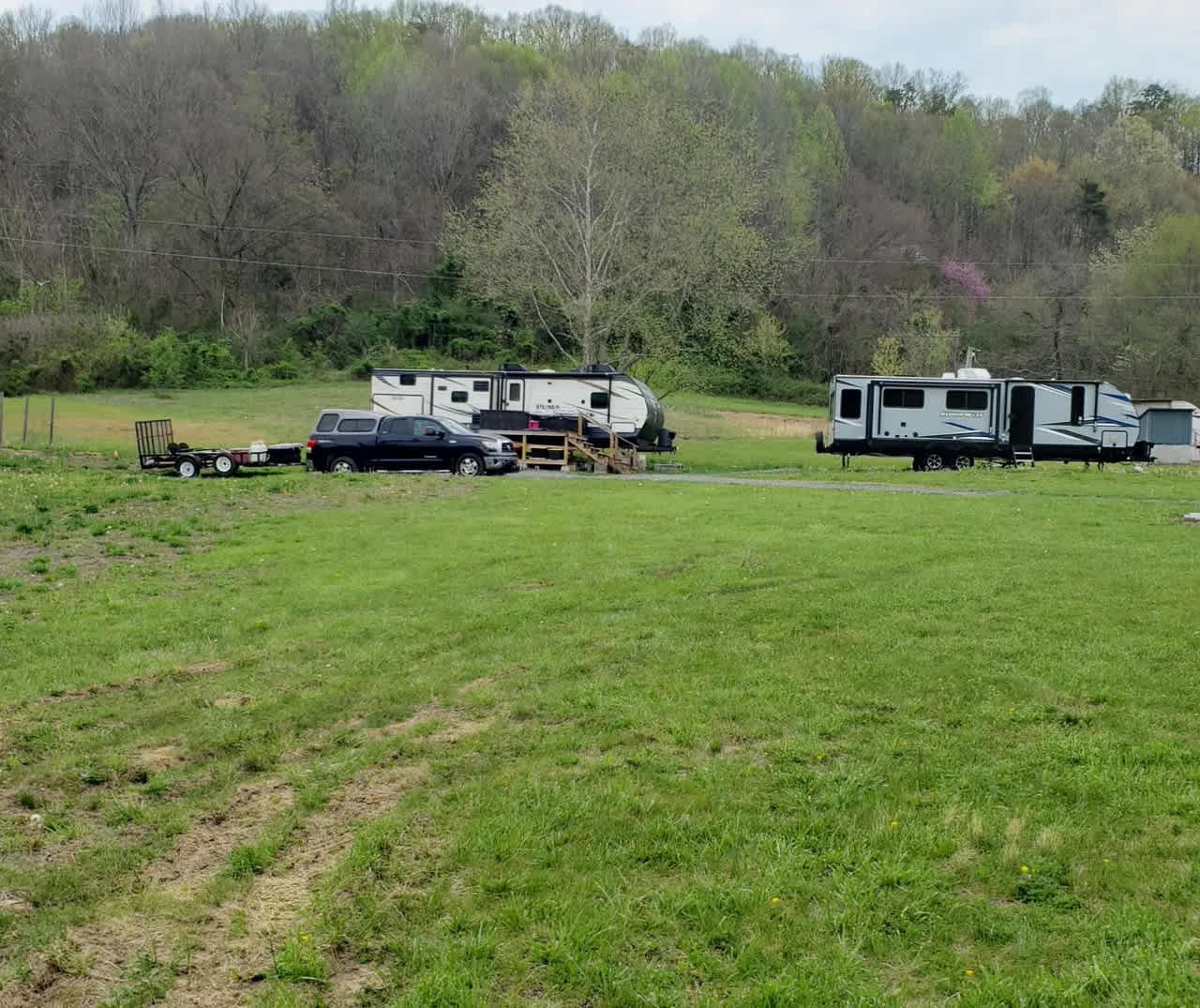 Creekside by the Lake Campground