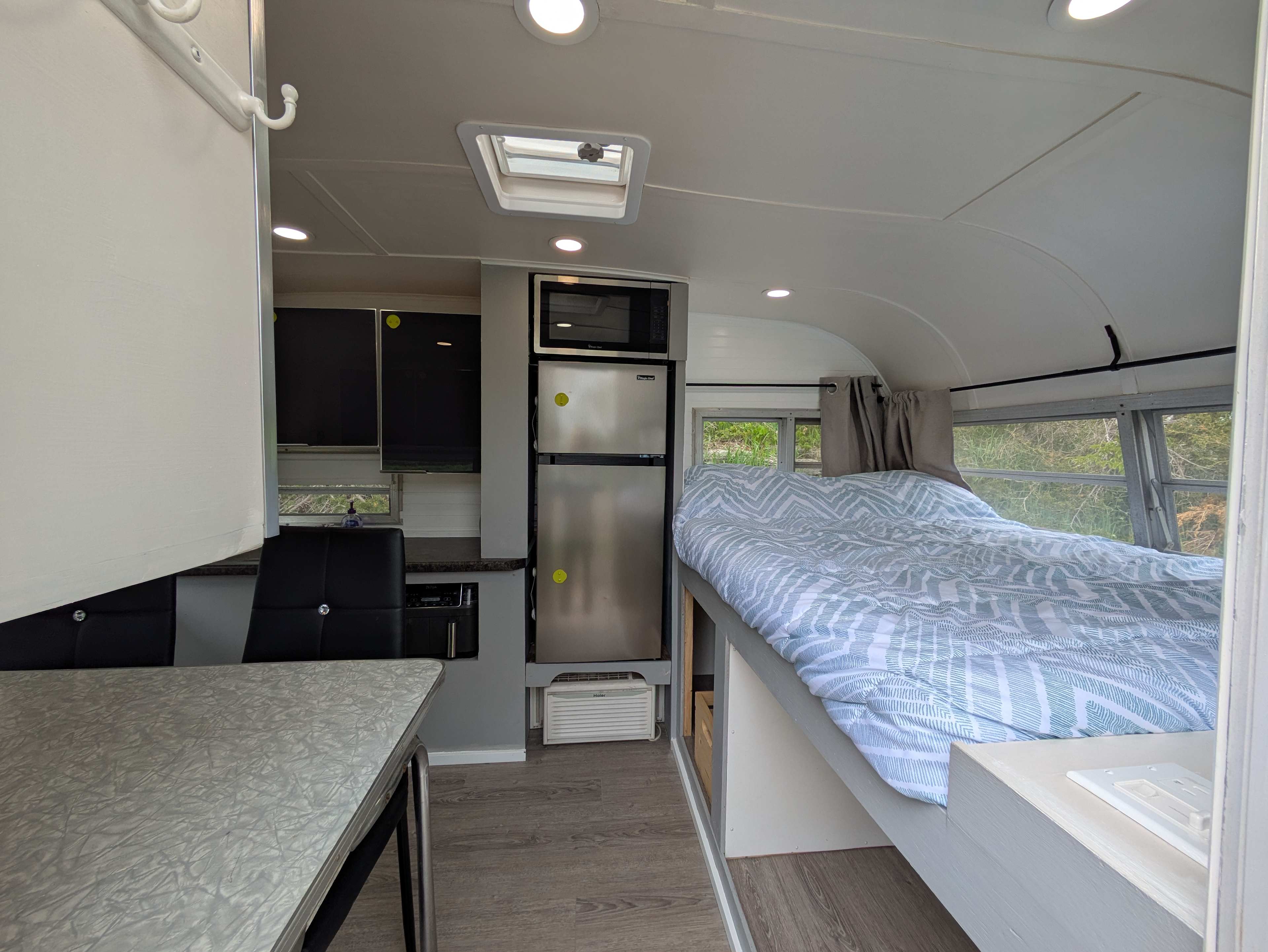 RV/Camper Parking 10min To Kingston
