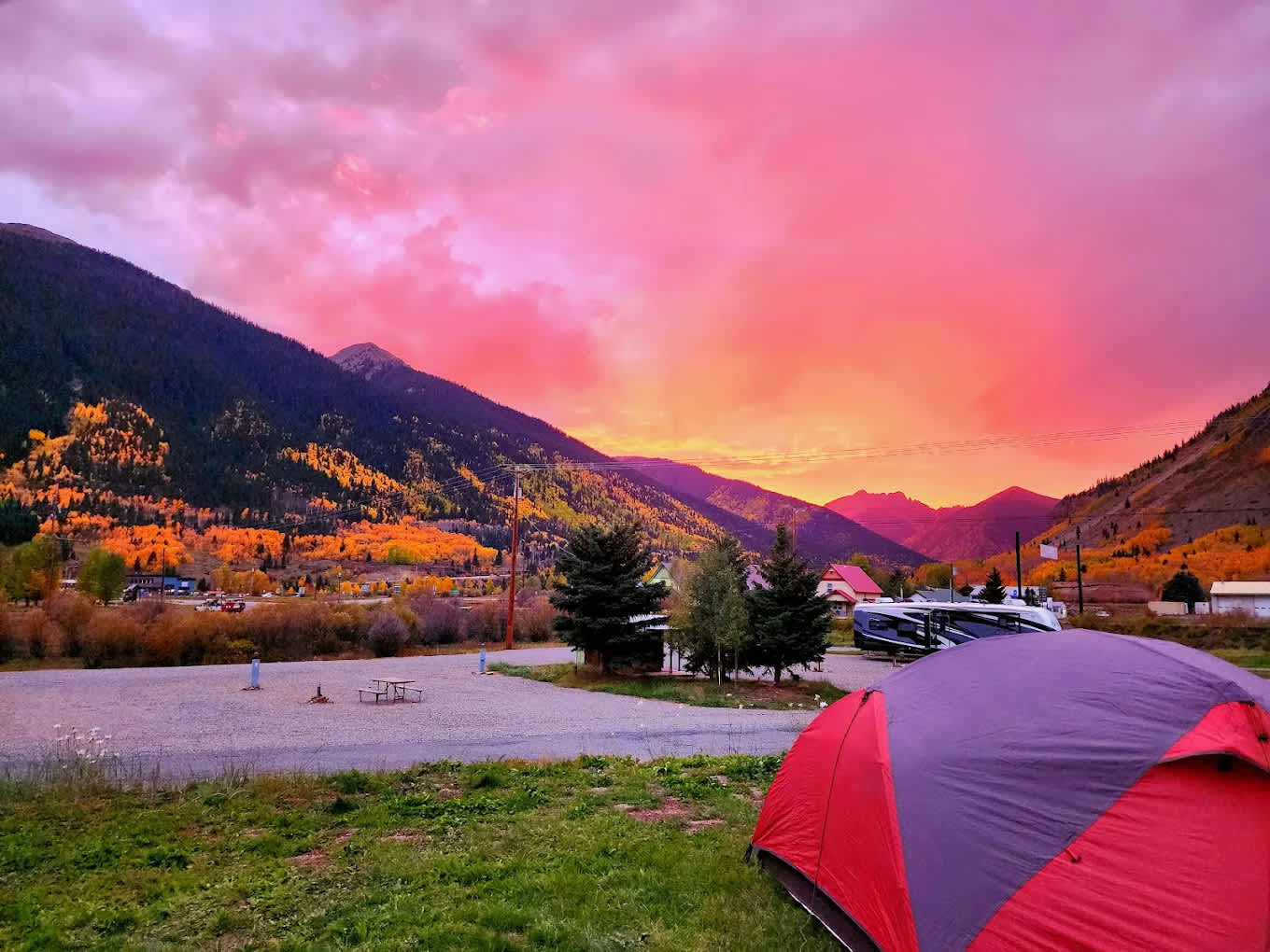 Red Mountain Motel and RV Park