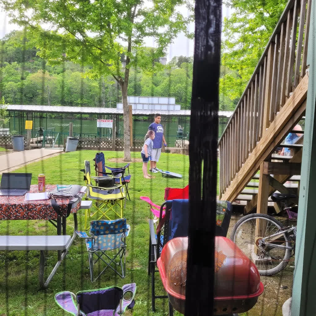 Taneycomo Lakefront Resort and RV park