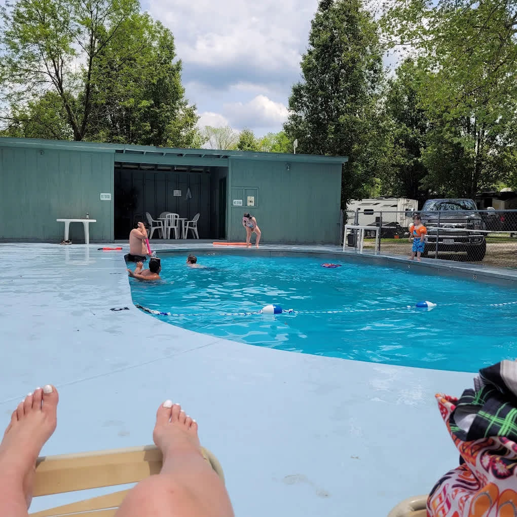 Taneycomo Lakefront Resort and RV park