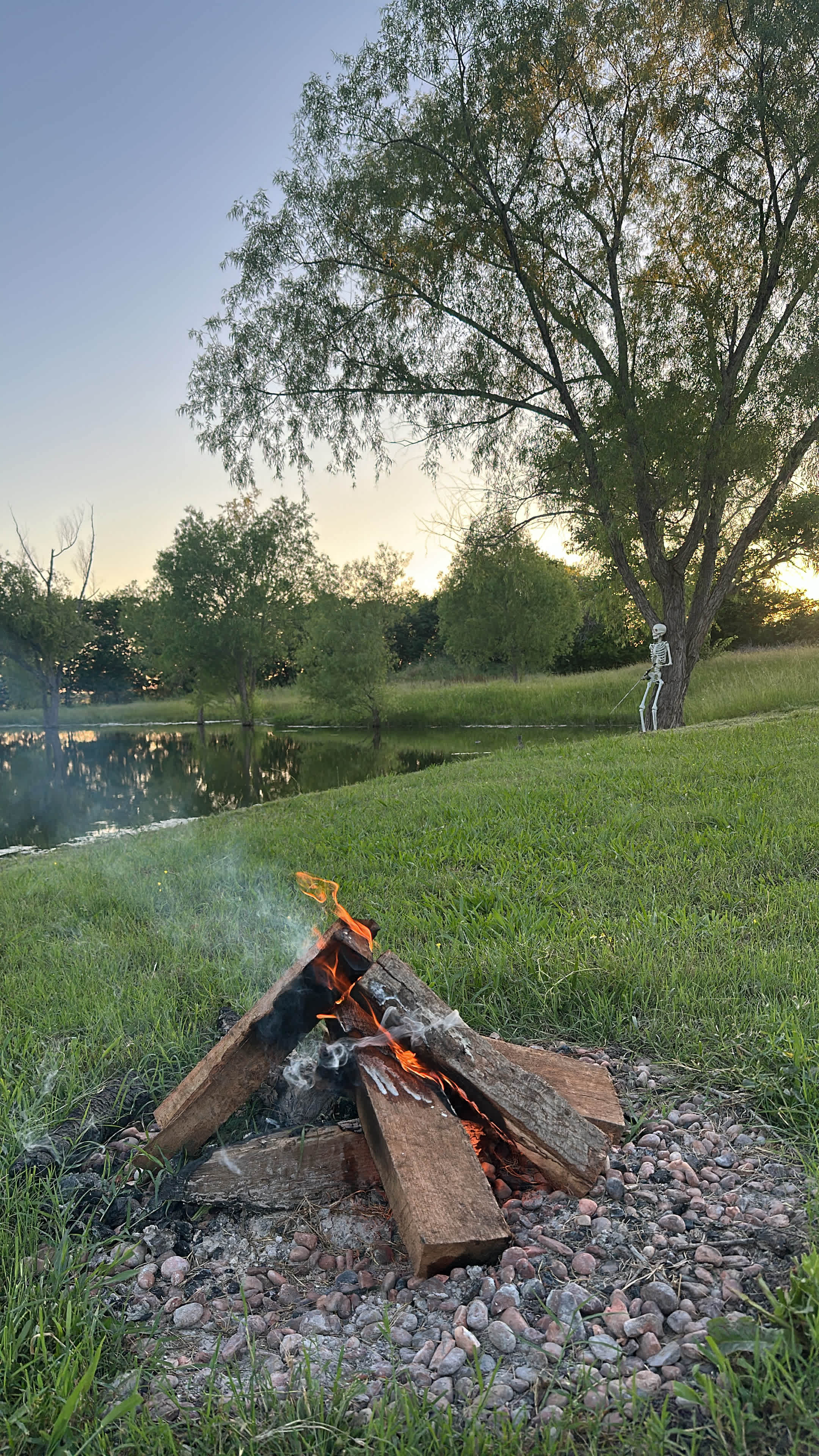 Hopz n Skootz: Camping & Fishing