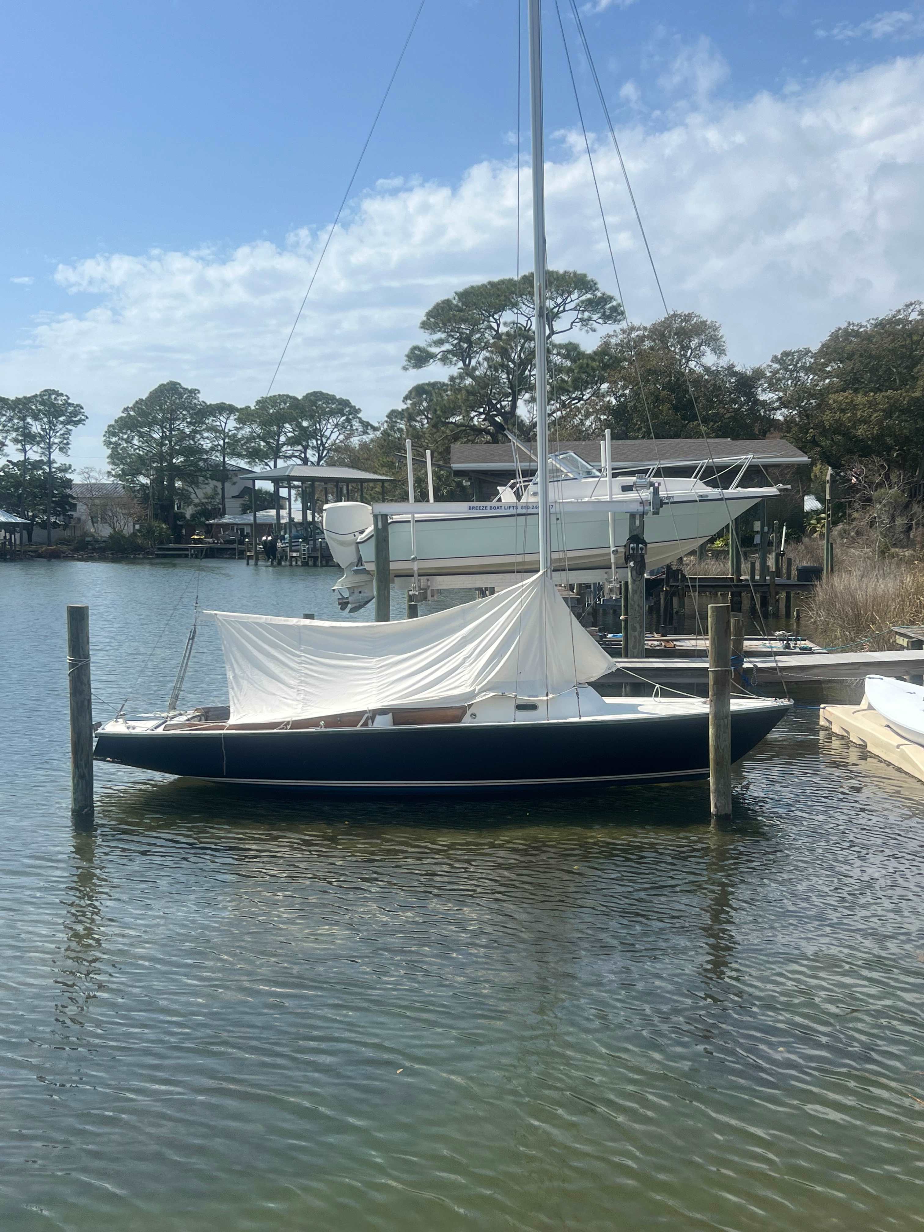 1963 Pearson Ensign. Perfect for sunset sails