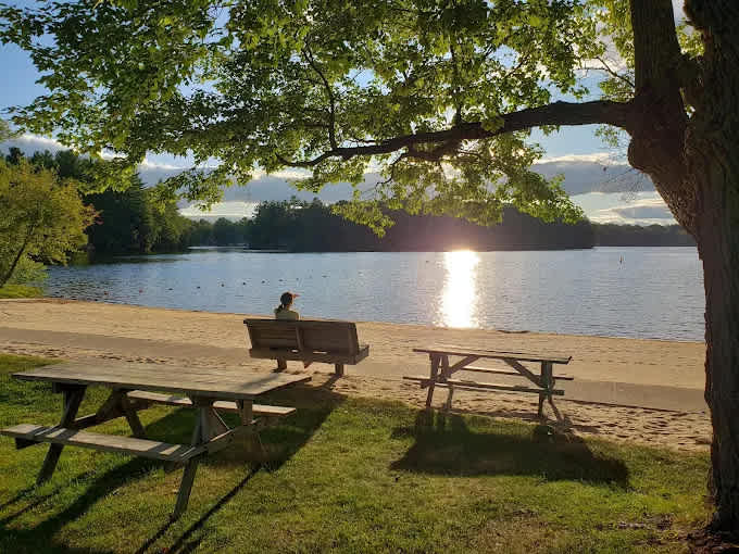 School Section Lake Veteran's Park