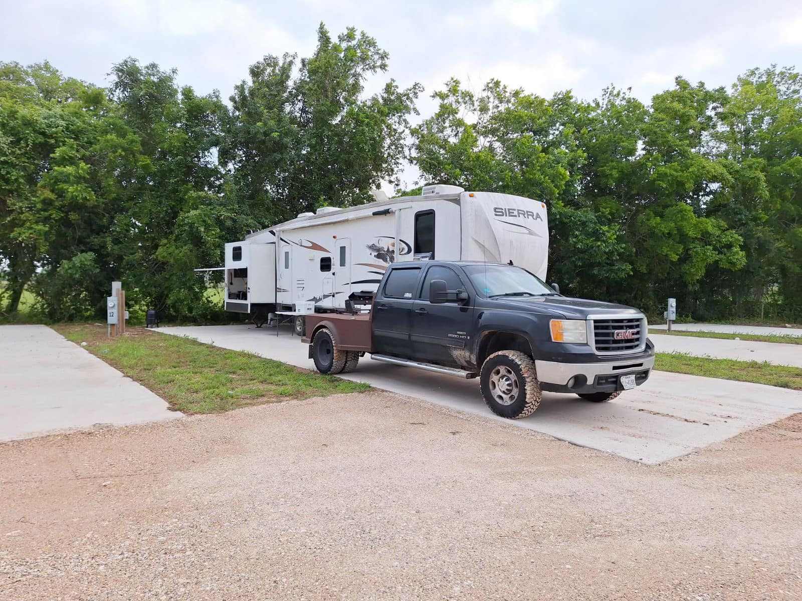 Old Oaks RV Resort