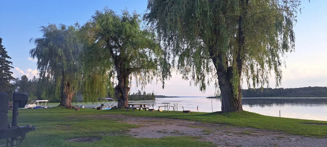 Paradise Lodge