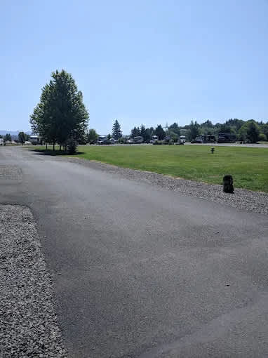 Lewis & Clark Golf & RV Park